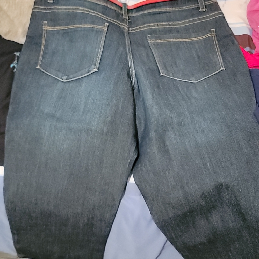 Capri Jeans - Picture 4 of 4